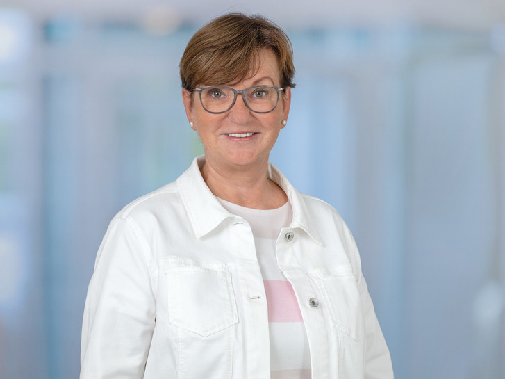 [Translate to Englisch:]  Diplom-Krankenschwester Birgit Pilz Pflegedirektorin - Immanuel Herzzentrum Brandenburg in Bernau bei Berlin