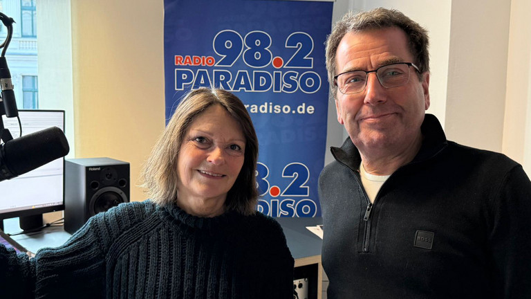 Julia Nogli mit Studiogast Univ.-Prof. Dr. med. Christian Butter Julia Nogli mit Studiogast Univ.-Prof. Dr. med. Christian Butter