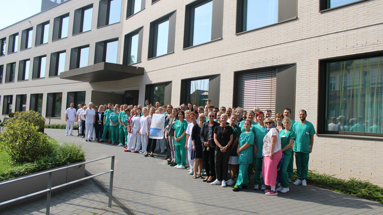 Die Mitarbeitenden des Immanuel Klinikum Bernau Herzzentrum Brandenburg zeigen Haltung